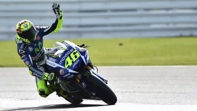 Valentino Rossi Juara MotoGP Silverstone 2015