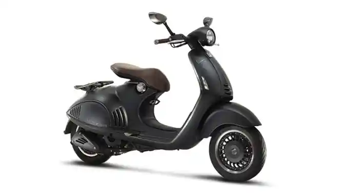 Vespa 946 Giorgio Armani