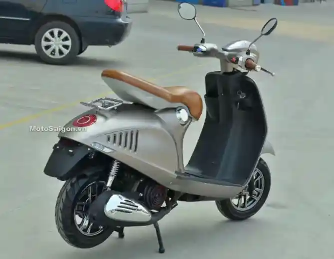 Vespa 946 Kloningan Cina