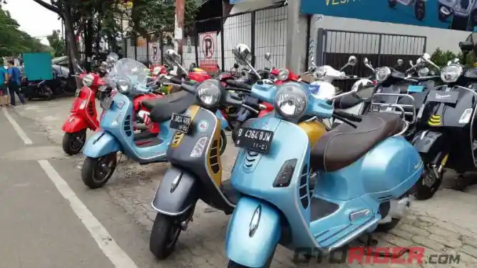 Vespa Dealer Open Day