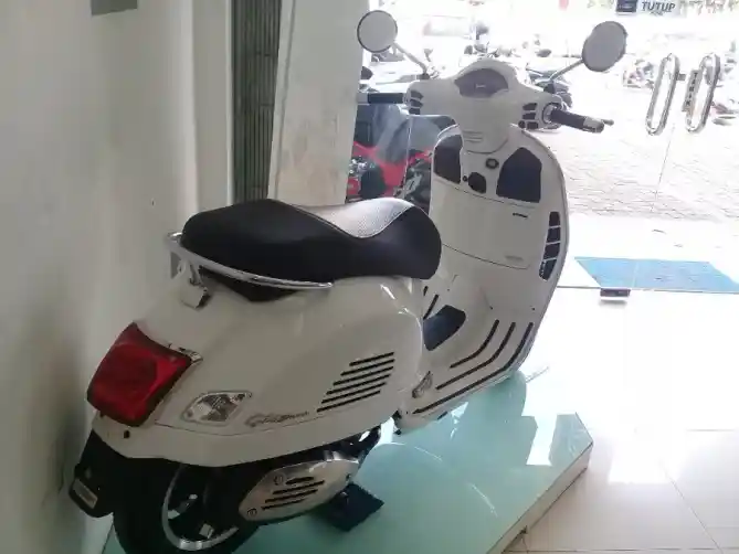 Vespa GTS 300