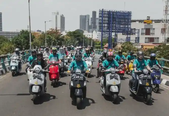 Vespa GTS Super Tech 300 Dealer Open Day Sidoarjo