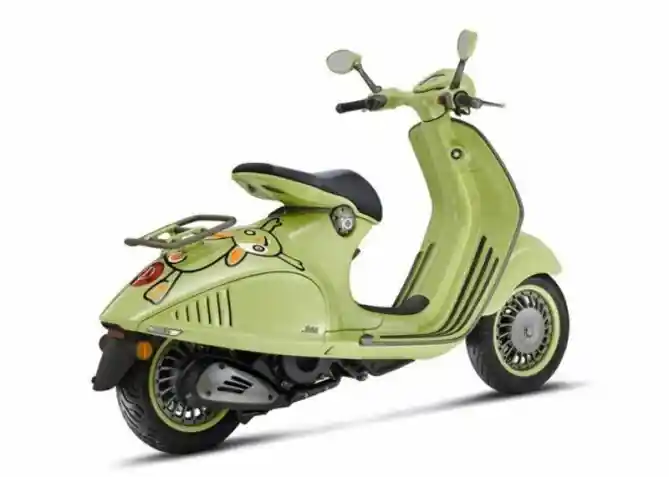 Vespa Luncurkan 946 10 Anniversario