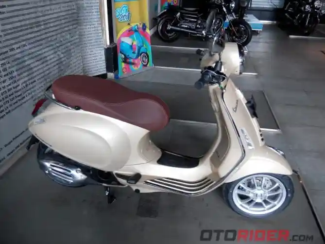 Vespa Primavera i-get ABS