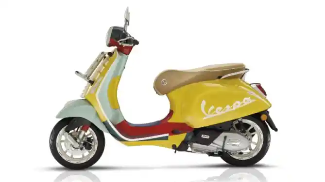 Vespa Primavera Sean Wotherspoon