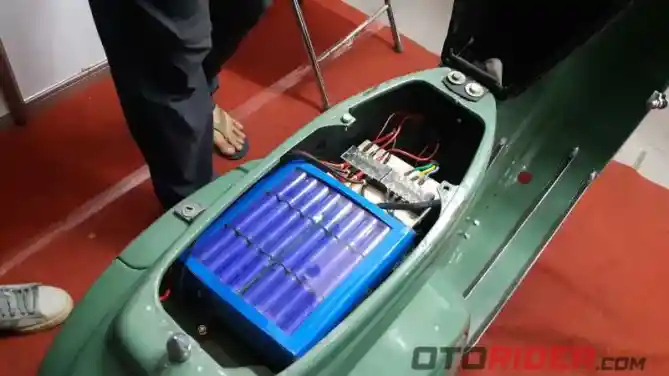 Vespa PTS Solar Cell