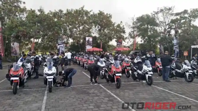 World Premiere Touring Honda ADV150