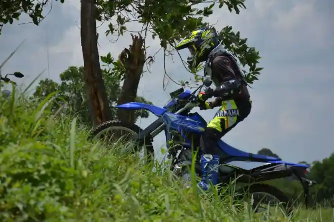 WR 155R Off-Road