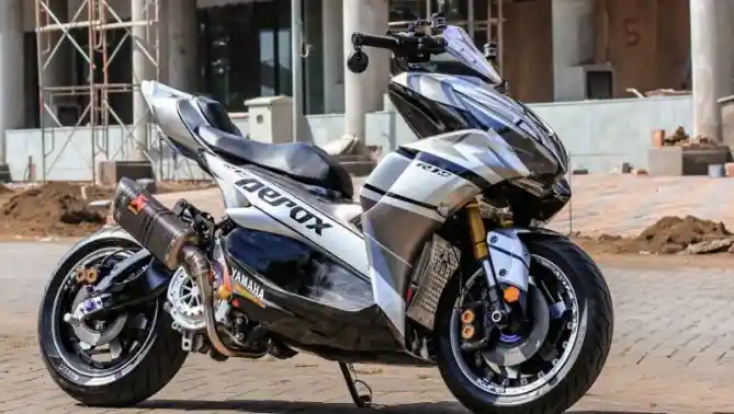 Yamaha Aerox R1M