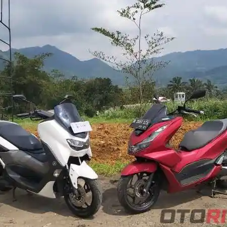 Yamaha All New NMax 155 vs All New Honda PCX 160