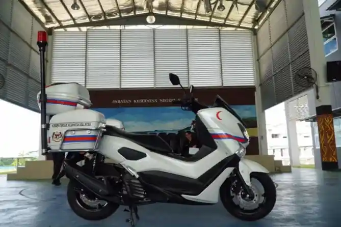 Yamaha NMax Ambulans