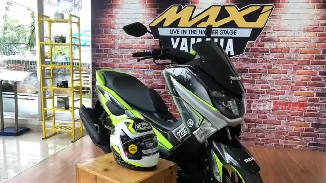 Yamaha Nmax & Arai