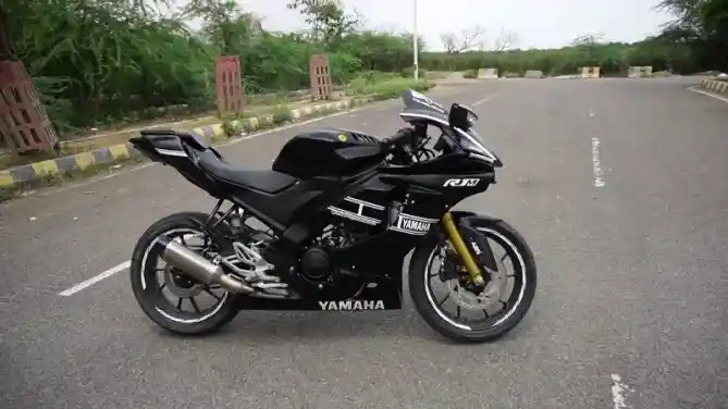 Yamaha R15 modifikasi R1M