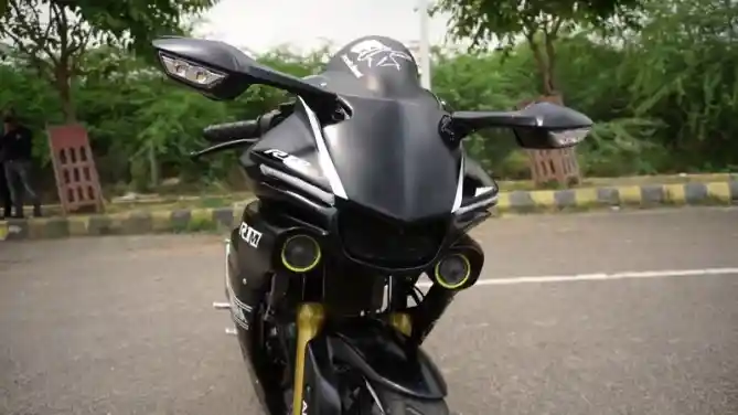 Yamaha R15 modifikasi R1M