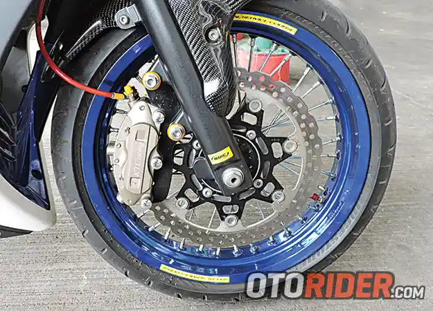 Modifikasi Yamaha R25 Pelek Jari-Jari