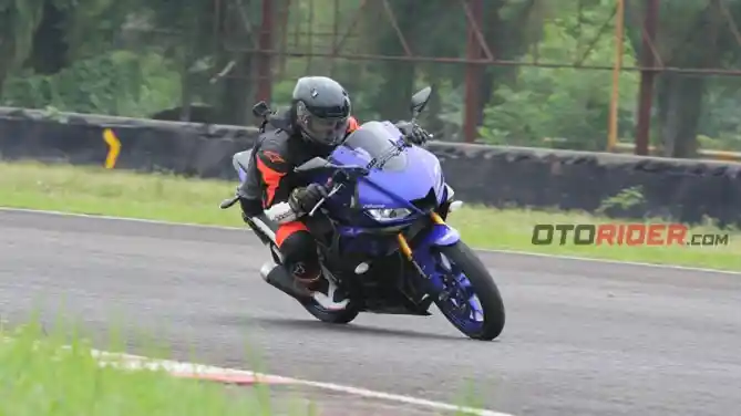 Yamaha R25