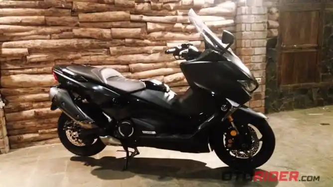 Yamaha TMax DX