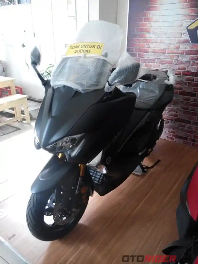 Yamaha TMax