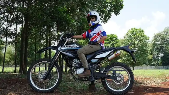 Yamaha WR 155R