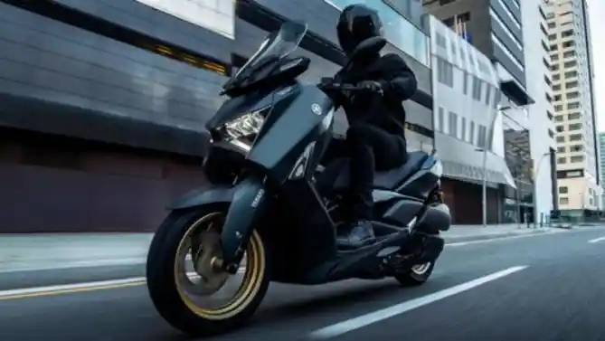 Yamaha XMAX 2023