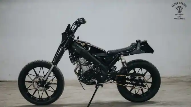 Yamaha XSR 155 Black Dog Kedux Garage