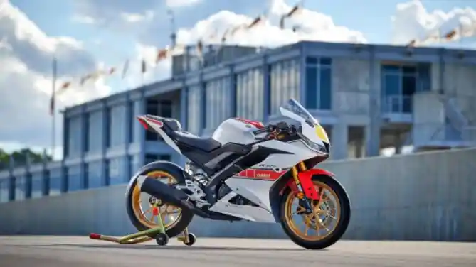 Yamaha YZF-R125 atau YZF-R15 livery World GP 60th Anniversary