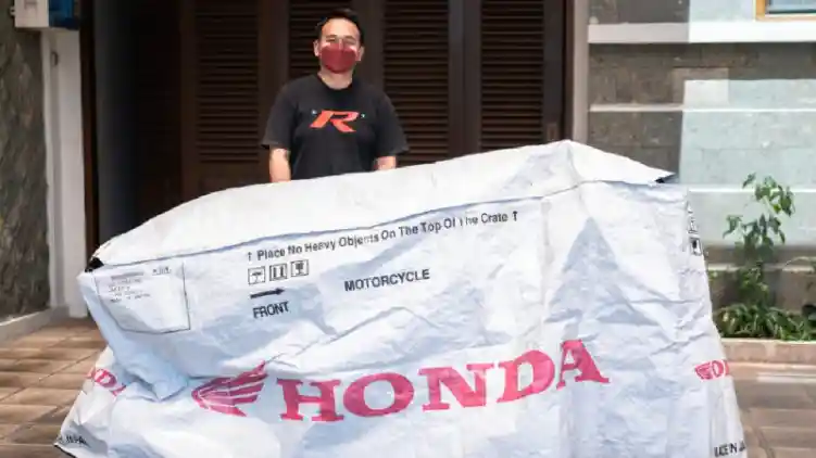 Honda CBR1000RR-R Fireblade SP Pertama di Indonesia Sampai ke Konsumen