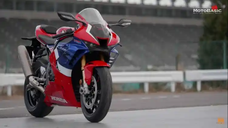 VIDEO: Detail Ketampanan Honda CBR 1000RR-R