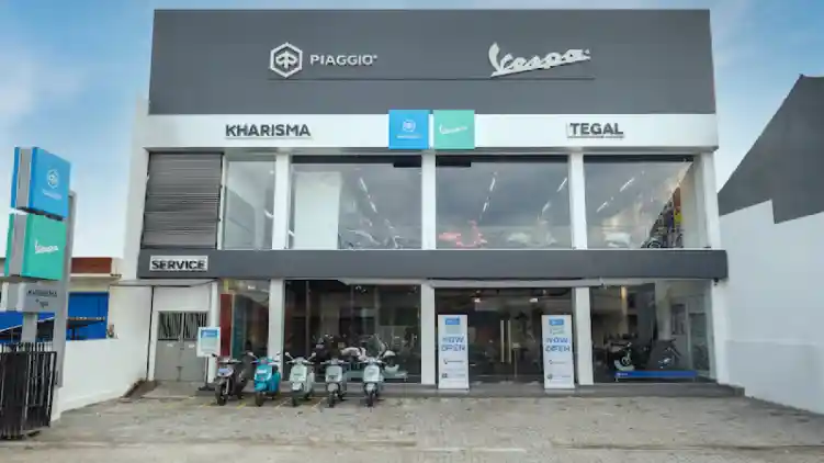 Perluas Pasar, Piaggio Indonesia Resmikan 2 Dealer Motoplex di Jateng