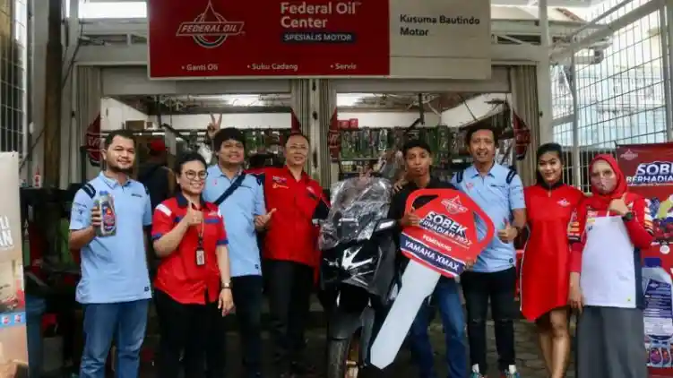 Warga Jakarta dan Malang Menangkan Yamaha XMAX Dari SOBER Federal Oil
