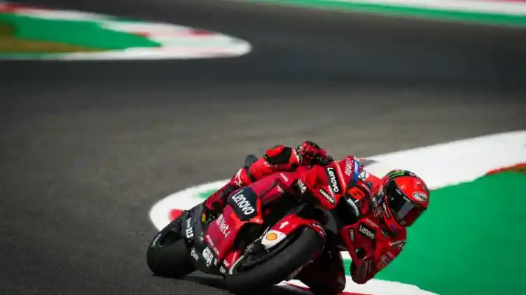 Bagnaia Komentari Larangan Perangkat Suspensi Depan di MotoGP 2023