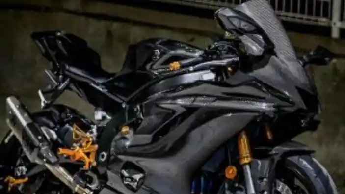 Yamaha Tanamkan Serat Karbon Pada Motor Sport Touring Miliknya