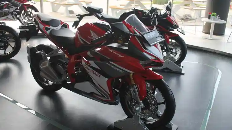 Penantang Kawasaki Ninja 250 Ini Bisa Didapat Dengan Uang  