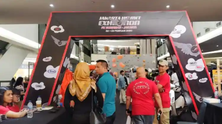 Cari Helm Keren? Jakarta Helmet Exhibition Kembali Digelar