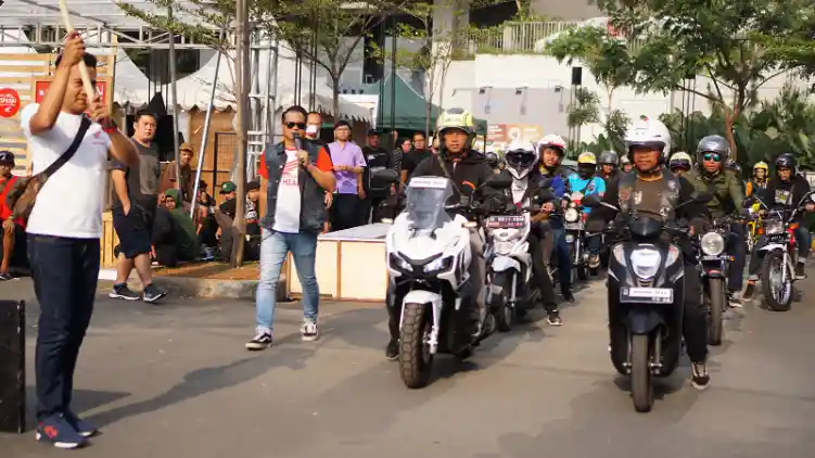 Jalin Silaturahmi, Honda Daya Ajak Komunitas Honda di Genio Movie Ride