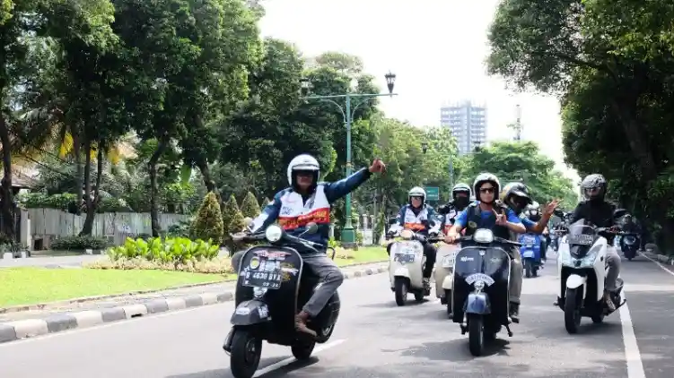 Komunitas Scooter Owners Group Indonesia Touring Jelajah Nusantara