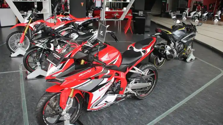 Banyak Pilihan Motor  Sport Honda Tapi Model Inilah Paling  