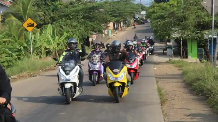 PCX Charity Ride Ajak Berbuat Kebaikan di Bulan Ramadhan