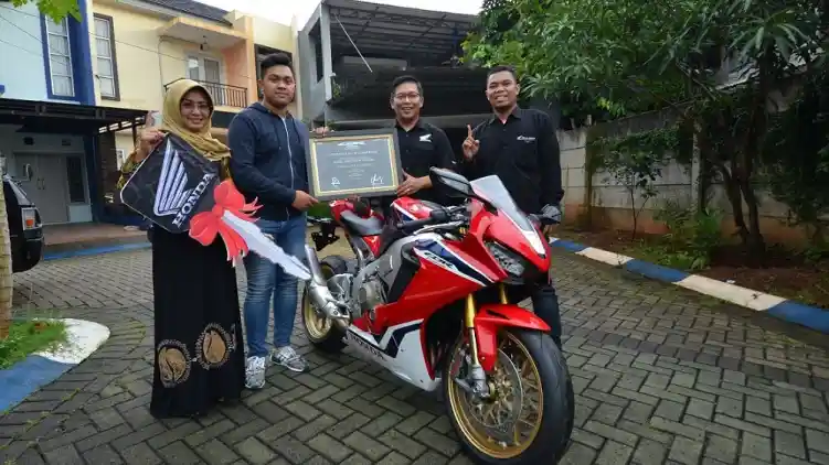 Inilah Pemilik Pertama Cbr1000rr Sp Di Indonesia Harganya Rp 699 Juta