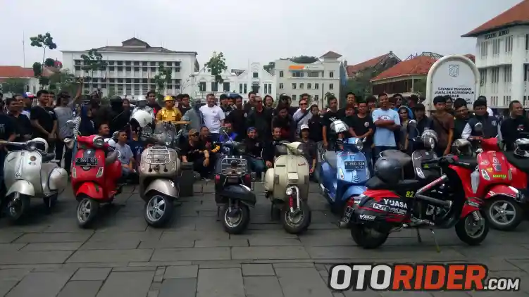 Morning Ride Vespa Balap Indonesia Menyatukan Komunitas Penggemar