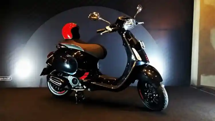 Piaggio Indonesia Luncurkan Vespa Sprint Carbon Limited 