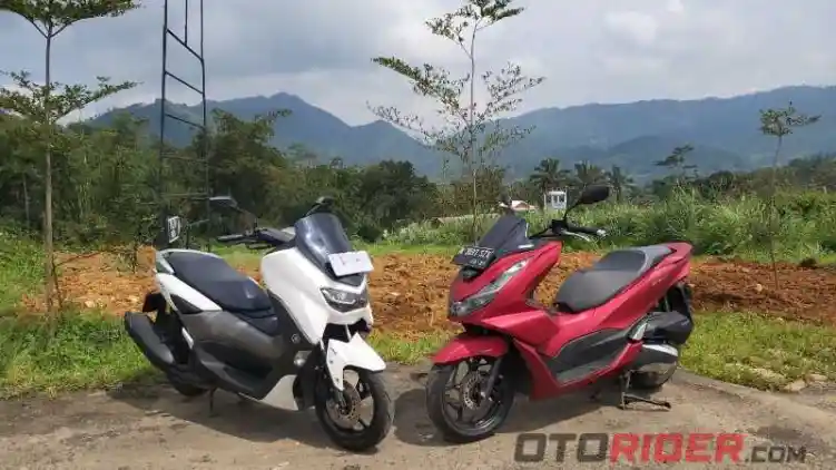 Perbandingan Harga Honda PCX 160 dan Yamaha NMax 155 Desember 2022