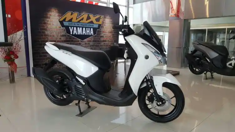 Mengadu Performa Yamaha  Lexi  Vs All New Honda Vario 125 