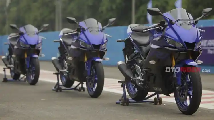 Adu Spek Mesin New Honda CBR250RR vs Yamaha R25, Mana Lebih Bertenaga?