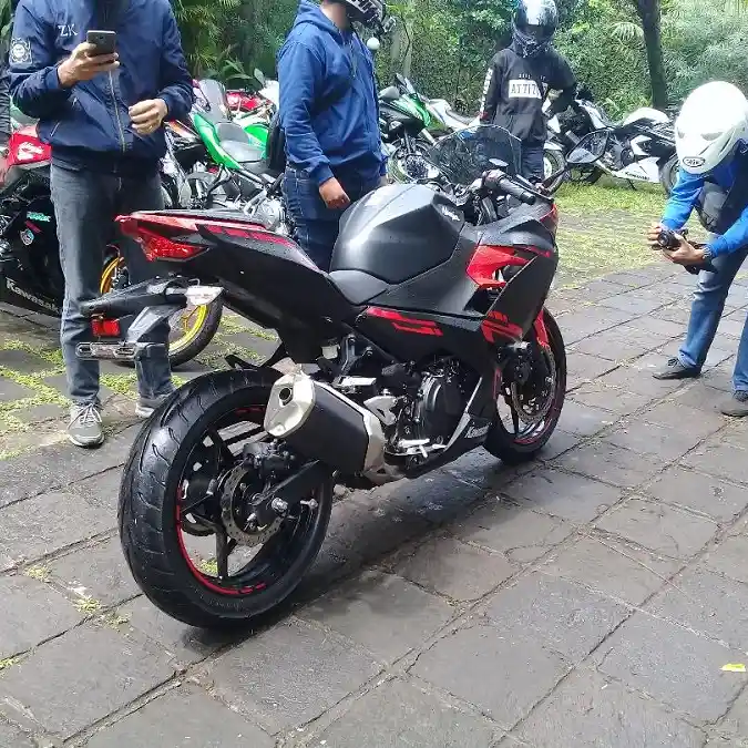 Komparasi Harga All New Kawasaki Ninja 250 Vs Honda ...