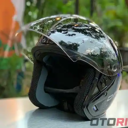 Helm berteknologi bluetooth OASE Rider