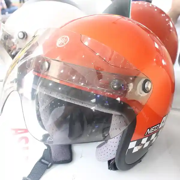 Helm Yamaha