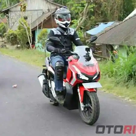 Honda ADV150 touring Bali
