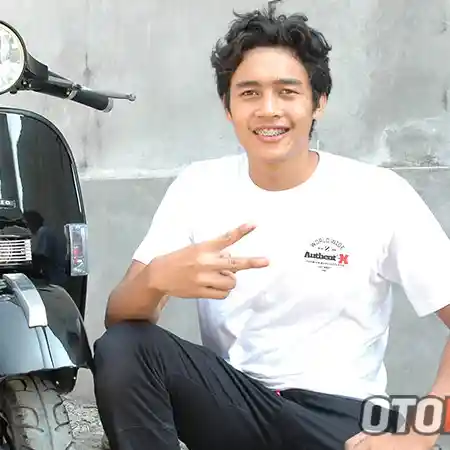 Modifikasi Vespa Spartan ala Crosser, Klasik Tapi Kencang