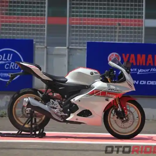 Pengenalan bLU cRU dan Test Ride Yamaha All New R15